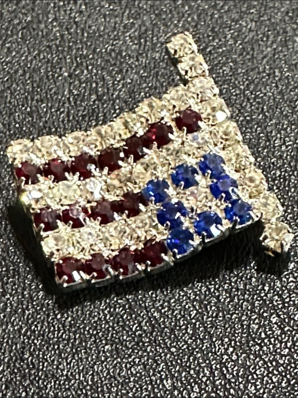 American Flag Crystal Rhinestone Brooch Pin Patriotic USA Vintage
